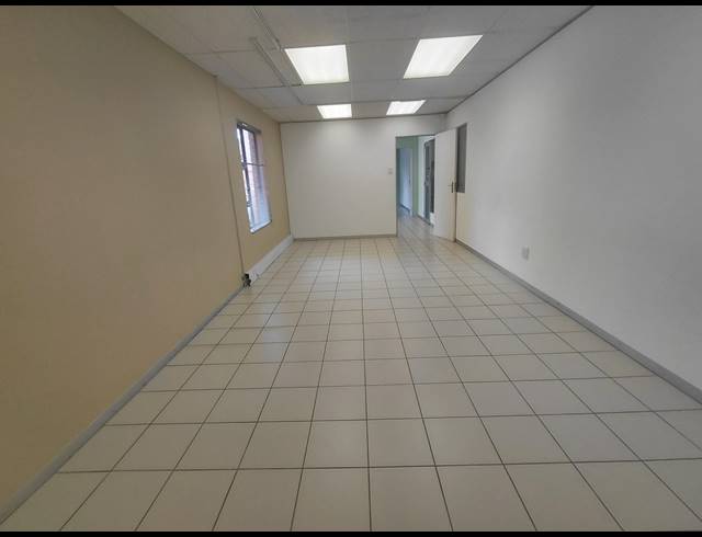 51M² OFFICE TO LET IN FOURWAYS